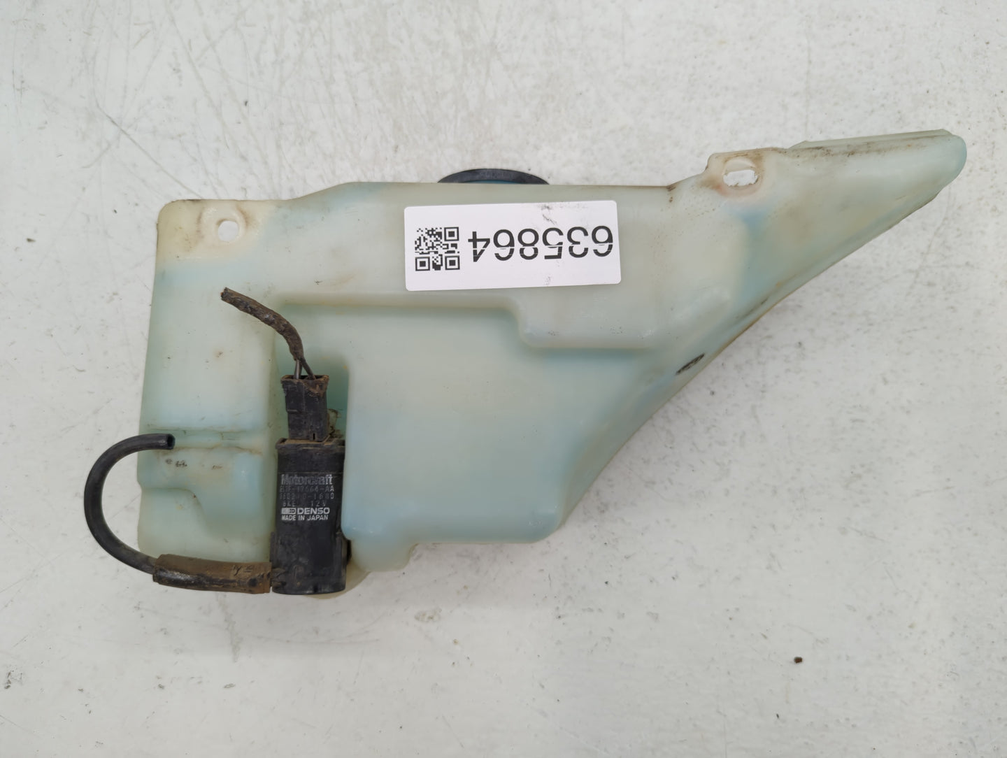 1997 Ford Crown Victoria Windshield Washer Fluid Reservoir Bottle Oem - Oemusedautoparts1.com