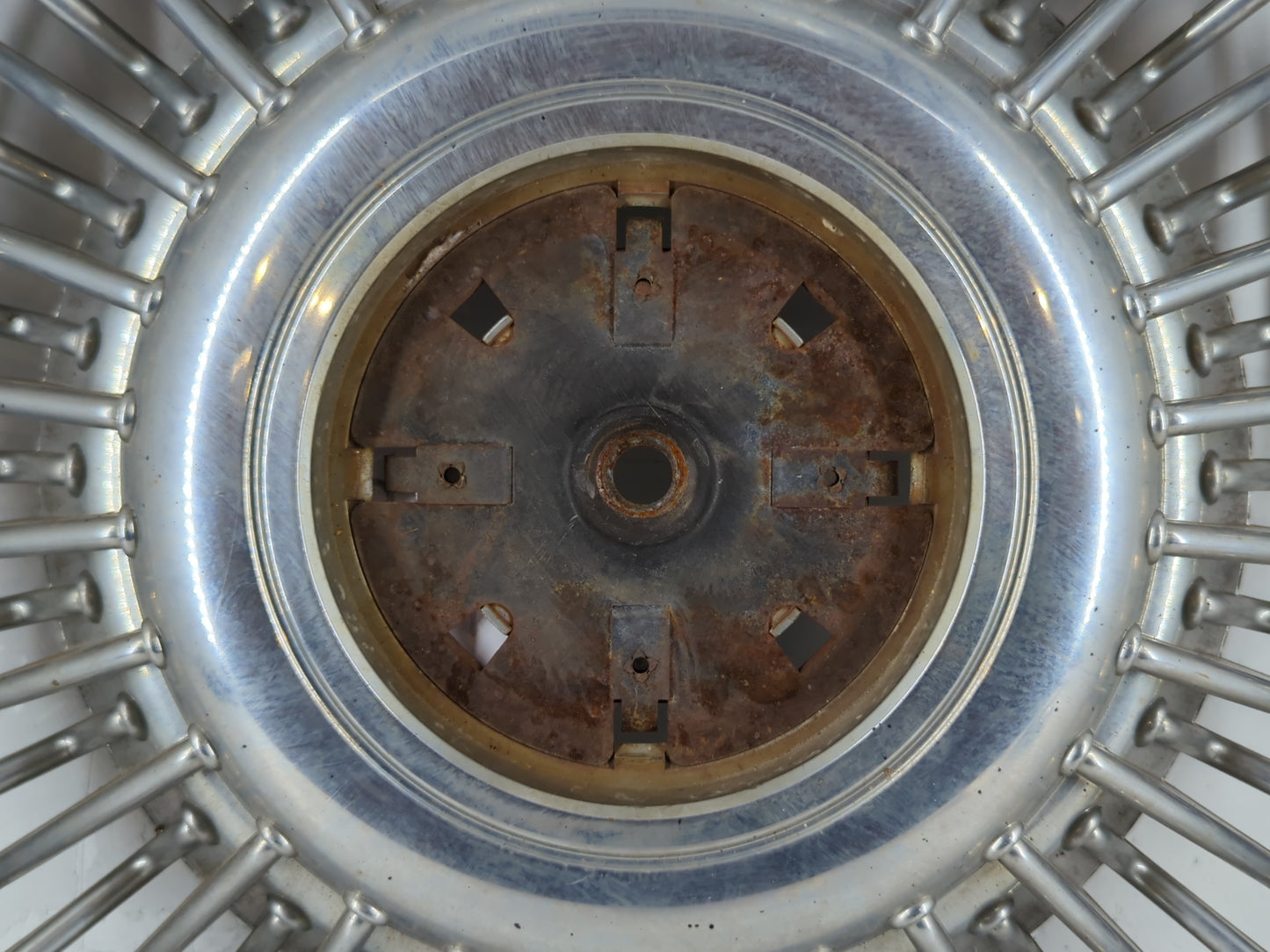 1997-1997 Ford Crown Victoria Driver Front Wheel Hub Oem 848624 - Oemusedautoparts1.com