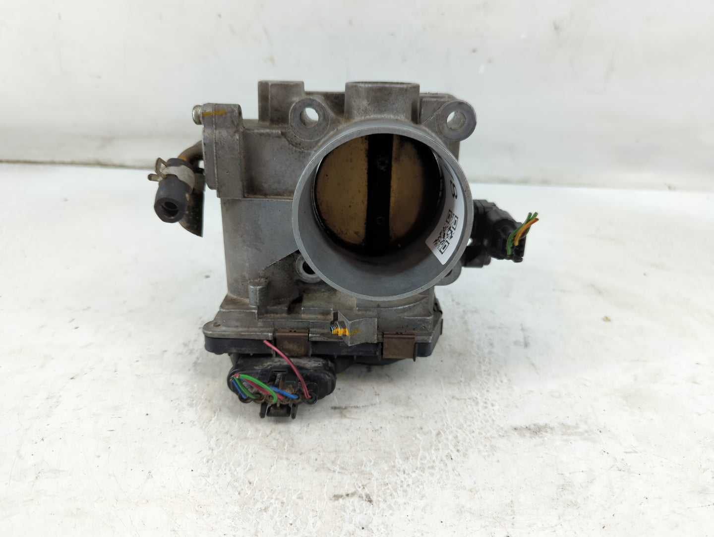 1996-1997 Ford Crown Victoria Throttle Body P/N:GMA3A_J10000054630 Fits Fits 1996 1997 OEM Used Auto Parts - Oemusedautopart