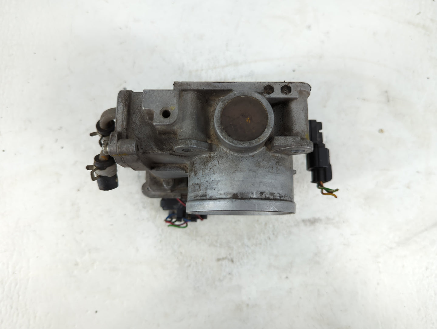 1996-1997 Ford Crown Victoria Throttle Body P/N:GMA3A_J10000054630 Fits Fits 1996 1997 OEM Used Auto Parts - Oemusedautopart