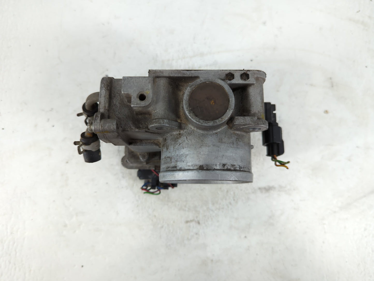 1996-1997 Ford Crown Victoria Throttle Body P/N:GMA3A_J10000054630 Fits Fits 1996 1997 OEM Used Auto Parts - Oemusedautopart