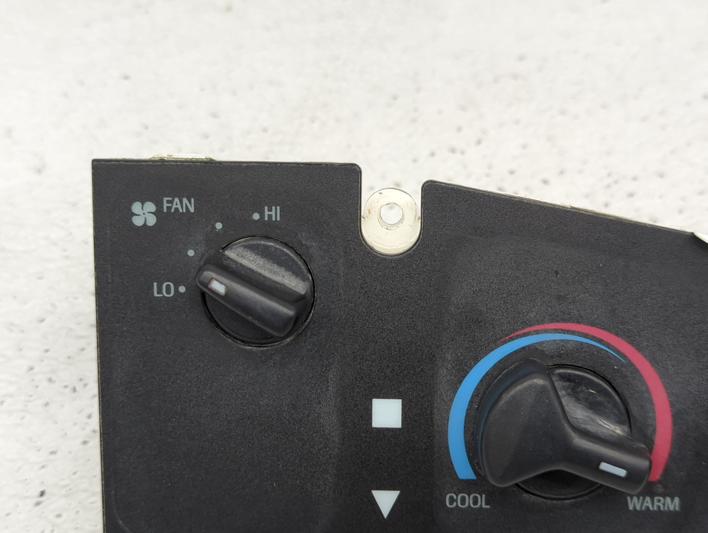 1997 Ford E-150 Climate Control Module Temperature AC/Heater Replacement P/N:XC2H-19C733-AA Fits OEM Used Auto Parts - Oemus