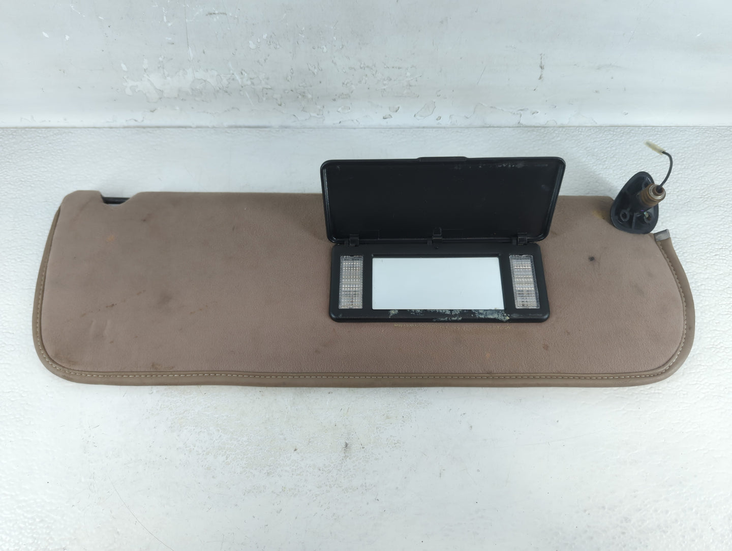 1997 Ford E-150 Sun Visor Shade Replacement Passenger Right Mirror Fits OEM Used Auto Parts - Oemusedautoparts1.com