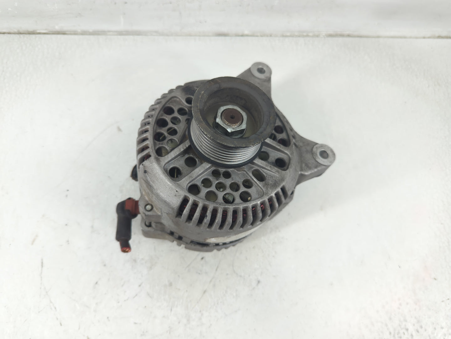 1997 Ford Expedition Alternator Replacement Generator Charging Assembly Engine OEM P/N:13200800 Fits OEM Used Auto Parts - O