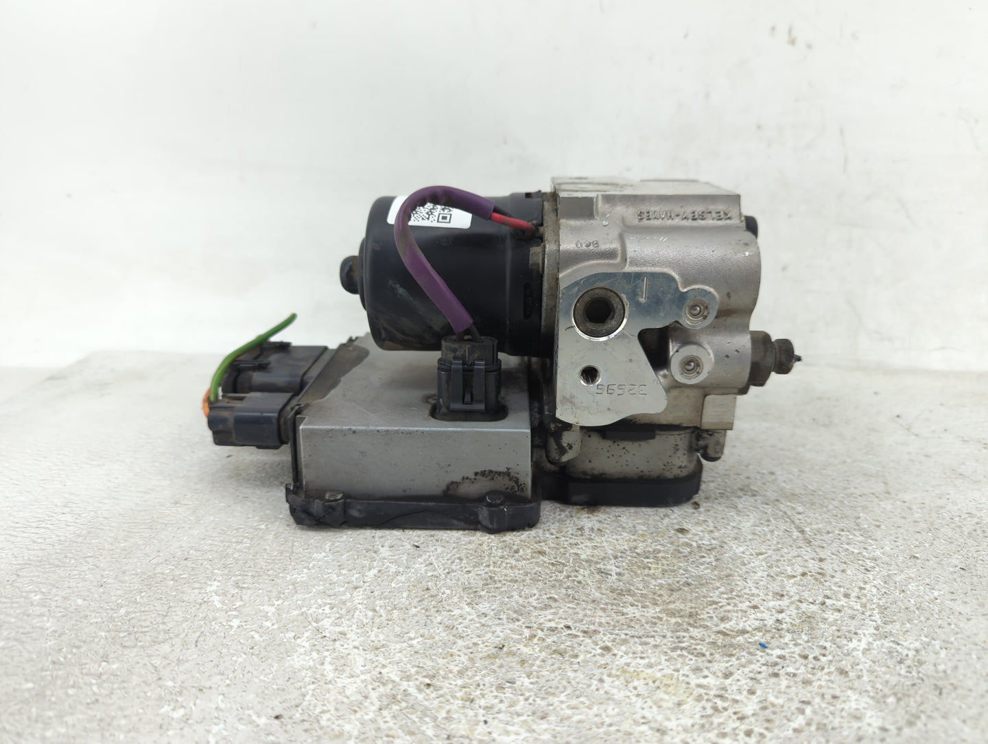 1997 Ford Expedition ABS Pump Control Module Replacement Fits OEM Used Auto Parts - Oemusedautoparts1.com