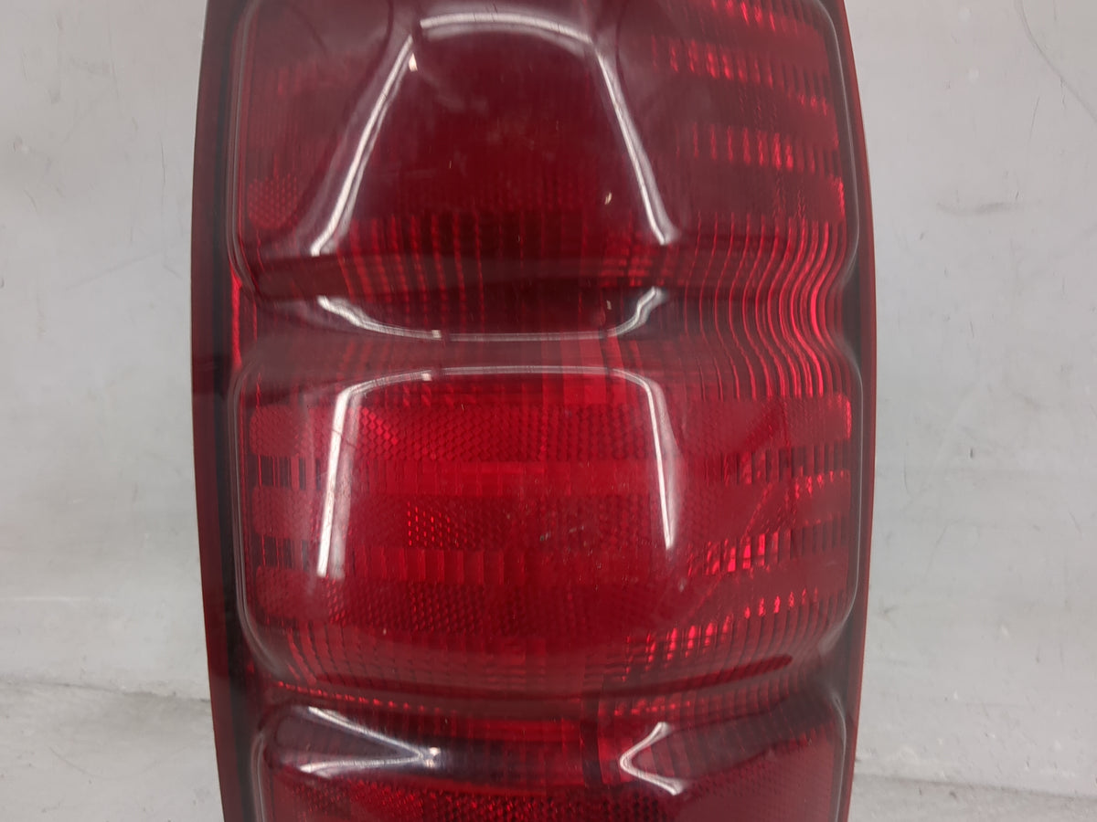 1997 Ford Expedition Tail Light Assembly Passenger Right OEM P/N:F18B-13441-A9 F17B-13411-BC, 44ZH-1093 Fits OEM Used Auto P