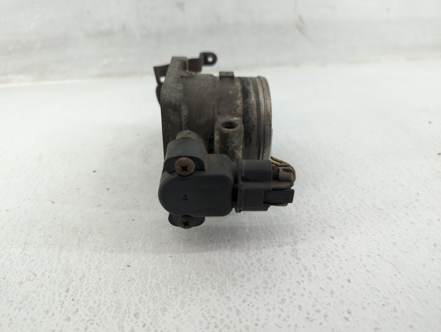 1997-1998 Ford Expedition Throttle Body P/N:3L1E-AB F75U-AB Fits Fits 1997 1998 OEM Used Auto Parts - Oemusedautoparts1.com