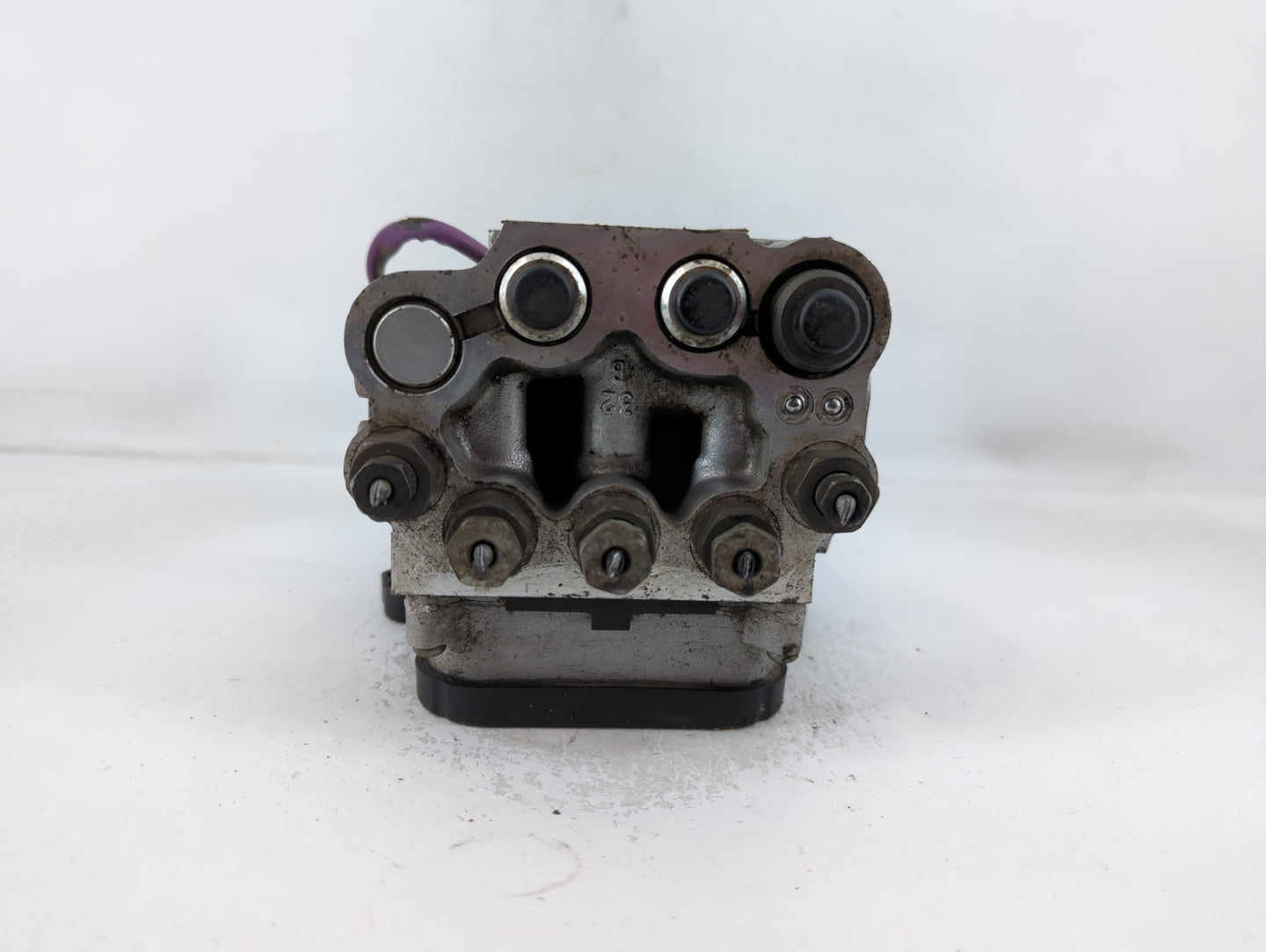 1997 Ford Expedition ABS Pump Control Module Replacement P/N:FAB6U3V A Fits OEM Used Auto Parts - Oemusedautoparts1.com