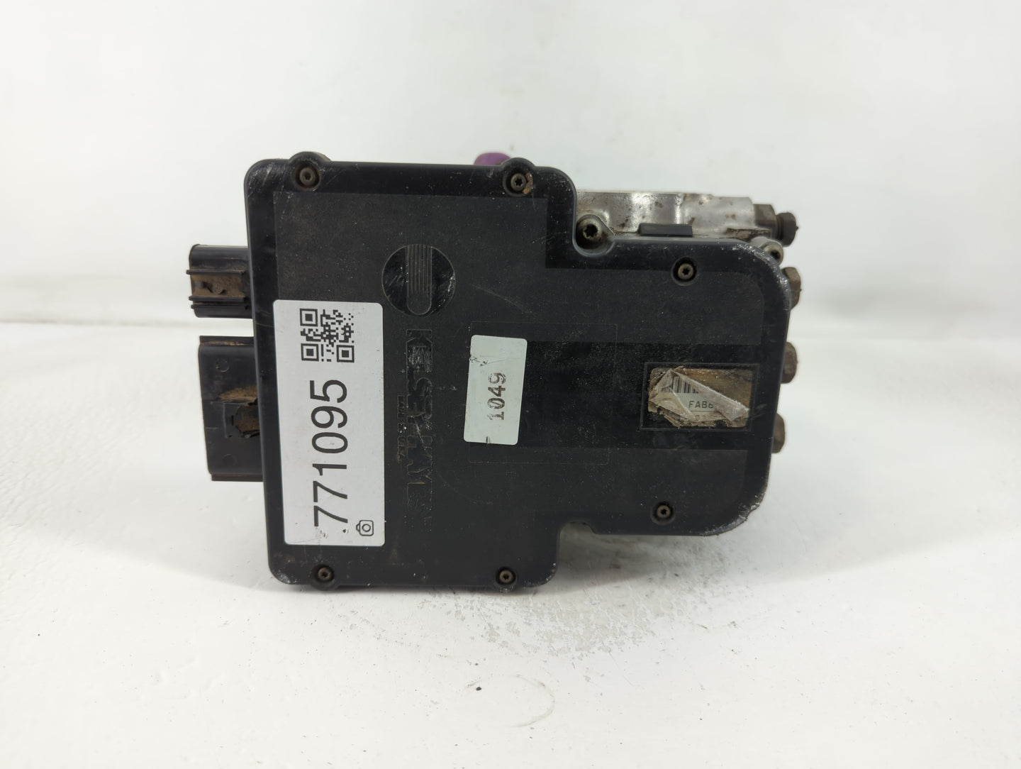 1997 Ford Expedition ABS Pump Control Module Replacement P/N:FAB6U3V A Fits OEM Used Auto Parts - Oemusedautoparts1.com