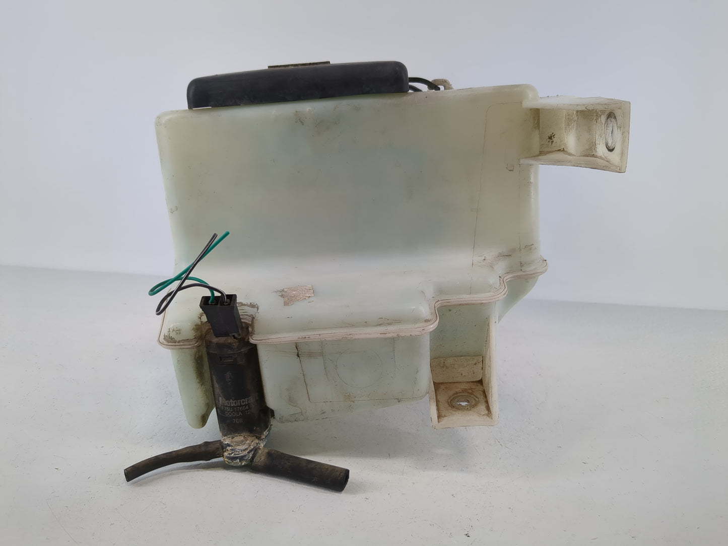 1997 Ford Explorer Windshield Washer Fluid Reservoir Bottle Oem - Oemusedautoparts1.com