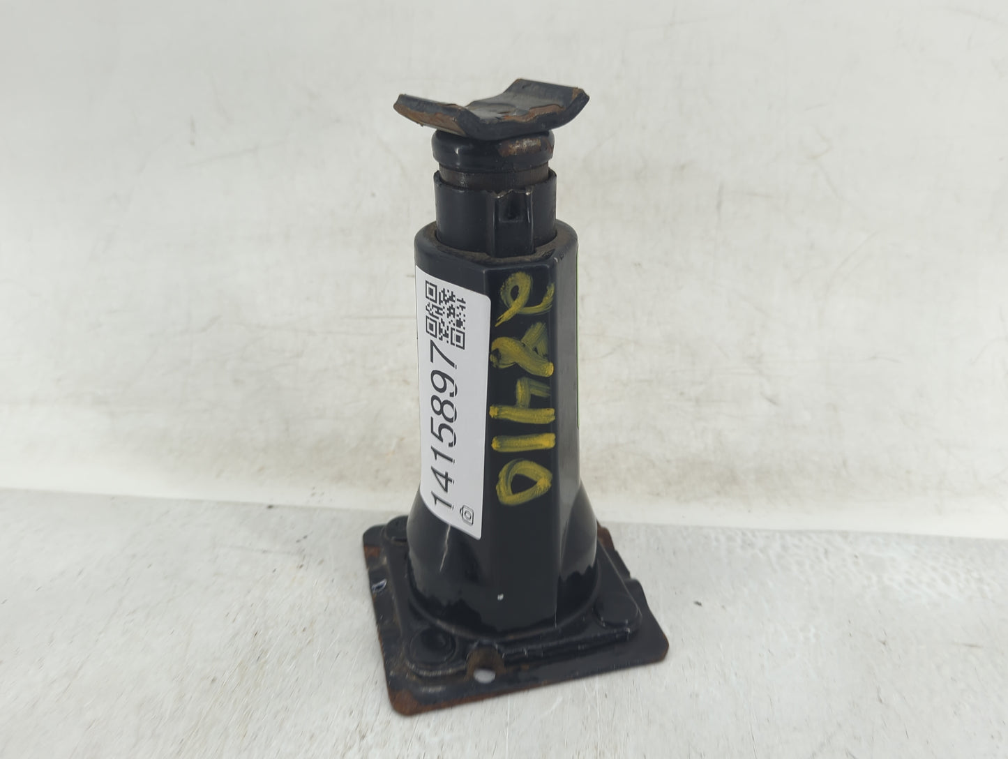 1997 Ford Explorer Spare Scissor Car Jack - Oemusedautoparts1.com