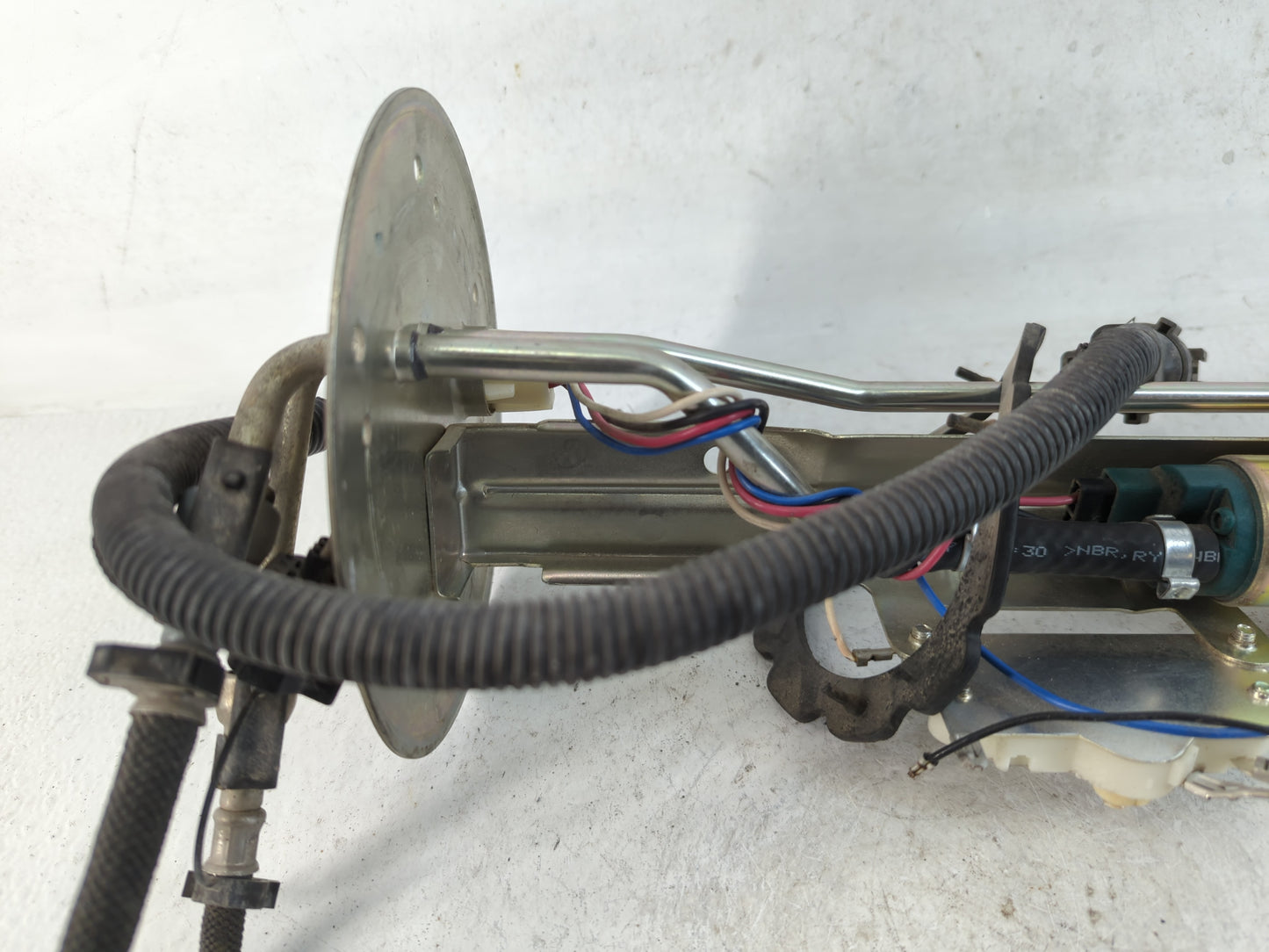 1997-1998 Ford Explorer Electrical Gas Fuel Pump Assembly - Oemusedautoparts1.com