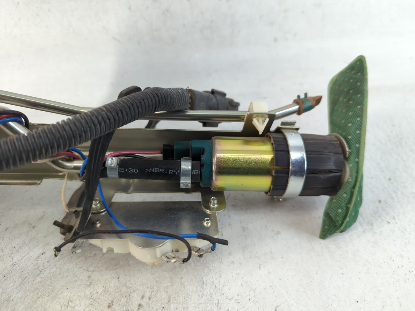 1997-1998 Ford Explorer Electrical Gas Fuel Pump Assembly - Oemusedautoparts1.com