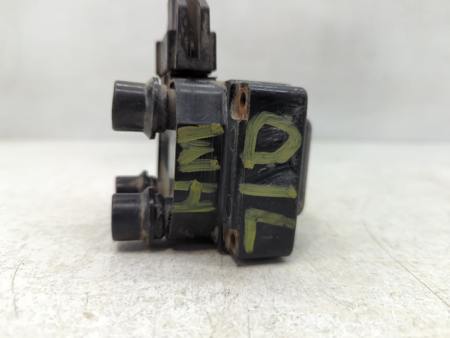 1997-1998 Ford F-150 Ignition Coil Igniter Pack - Oemusedautoparts1.com