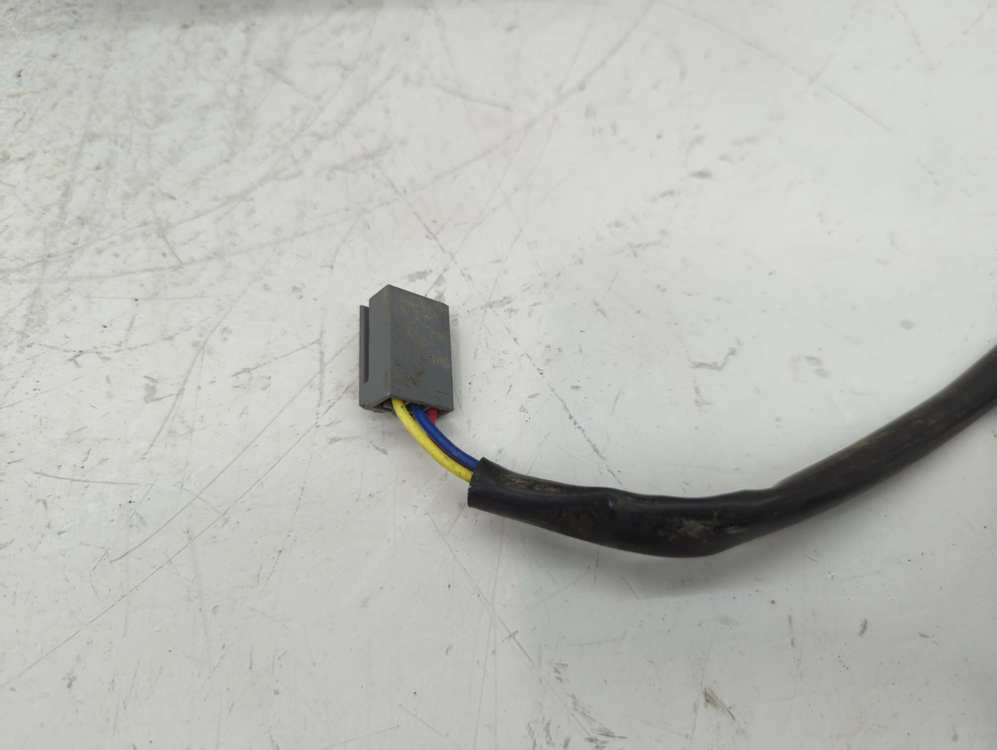 1997 Ford F-150 Side Mirror Replacement Driver Left View Door Mirror Fits OEM Used Auto Parts - Oemusedautoparts1.com