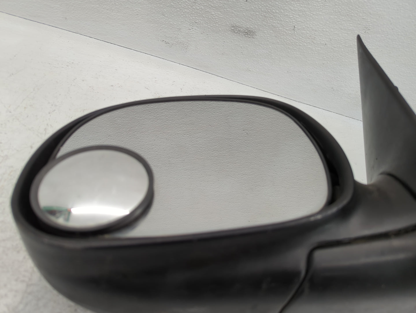 1997 Ford F-150 Side Mirror Replacement Driver Left View Door Mirror Fits OEM Used Auto Parts - Oemusedautoparts1.com