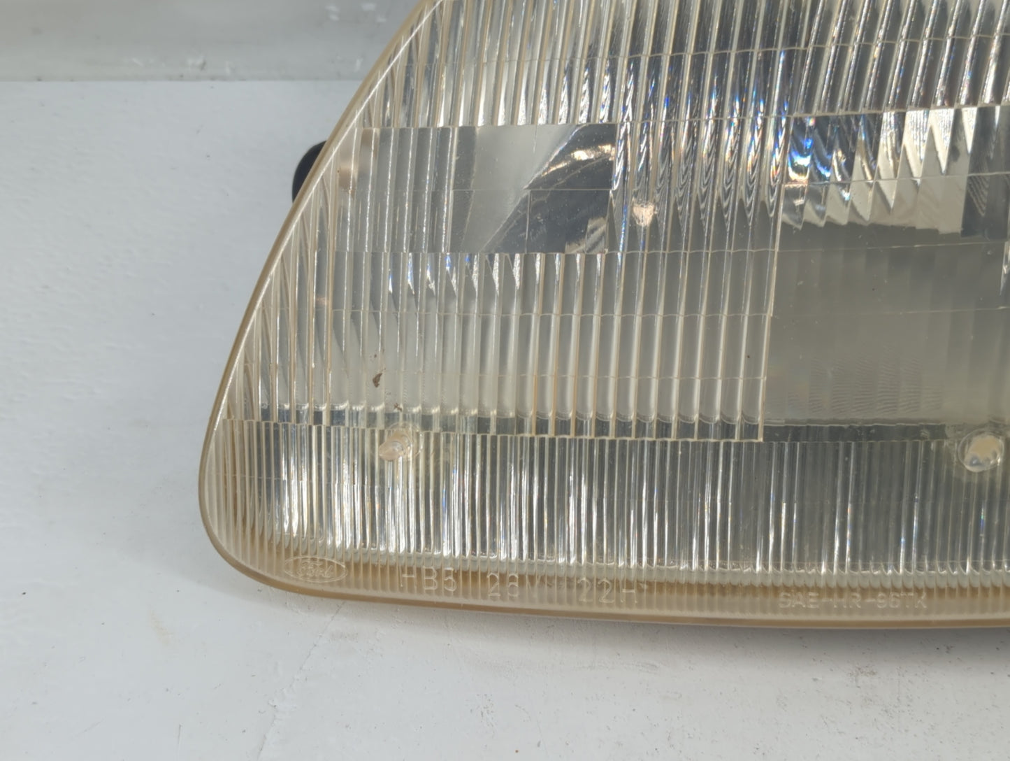 1997-1997 Ford F-150 Driver Left Oem Head Light Headlight Lamp - Oemusedautoparts1.com
