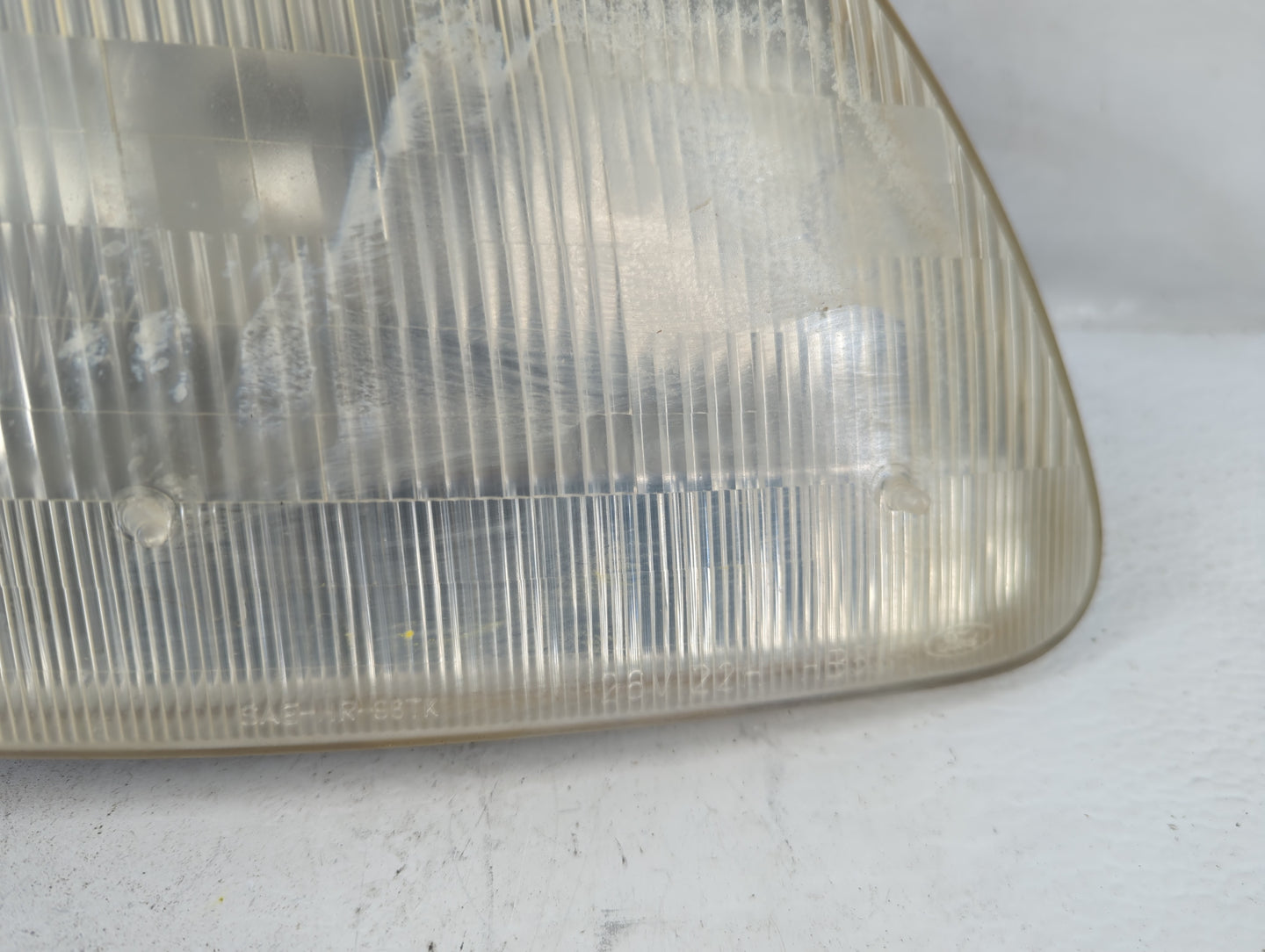 1997-1997 Ford F-150 Passenger Right Oem Head Light Headlight Lamp - Oemusedautoparts1.com