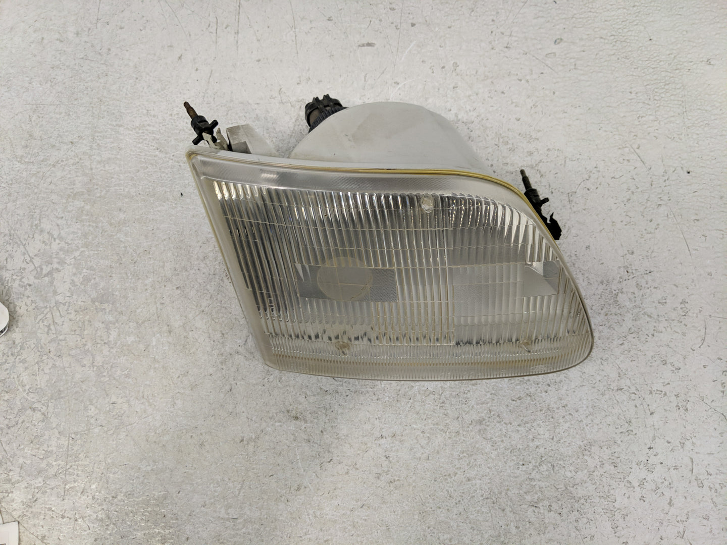 1997-2003 Ford F-150 Passenger Right Oem Head Light Headlight Lamp - Oemusedautoparts1.com