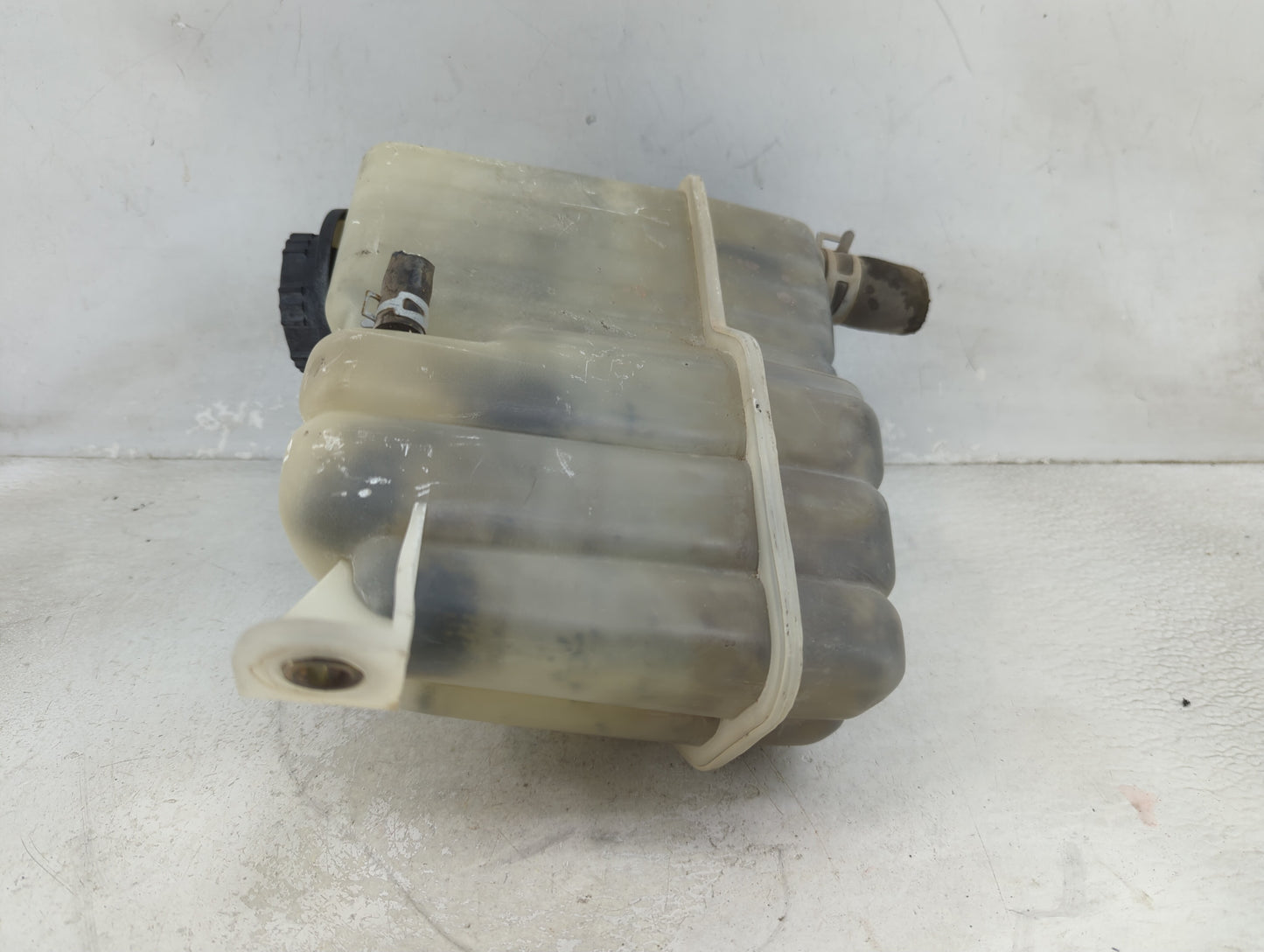 1997 Ford F-150 Windshield Washer Fluid Reservoir Bottle Oem - Oemusedautoparts1.com