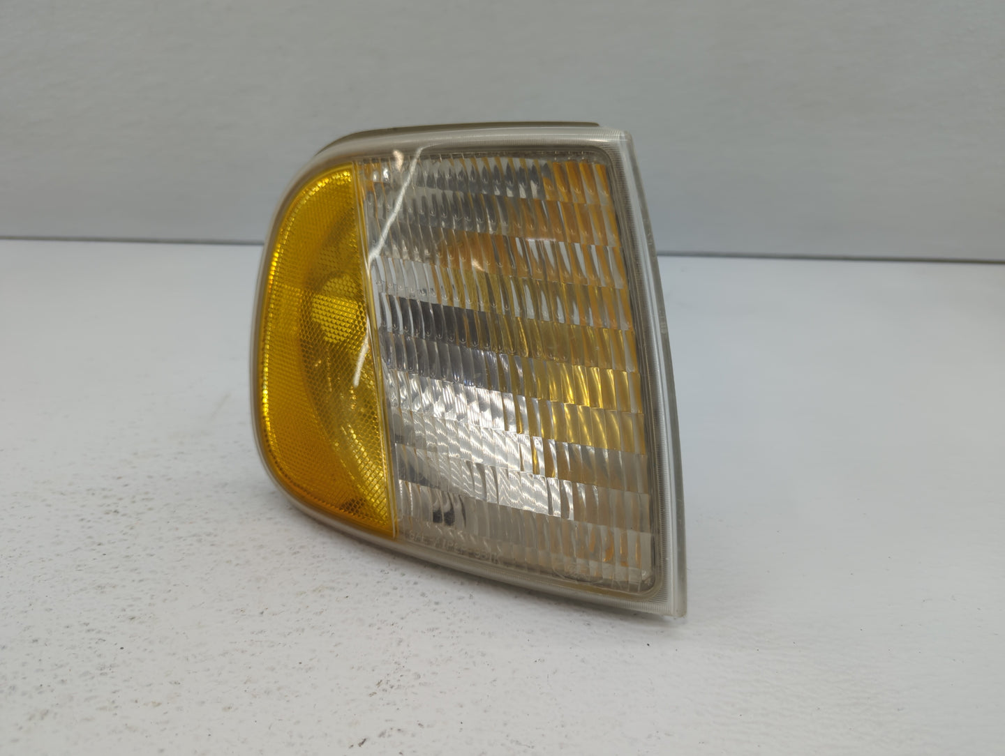 1997 Ford F-150 Passenger Right Oem Head Light Headlight Lamp - Oemusedautoparts1.com