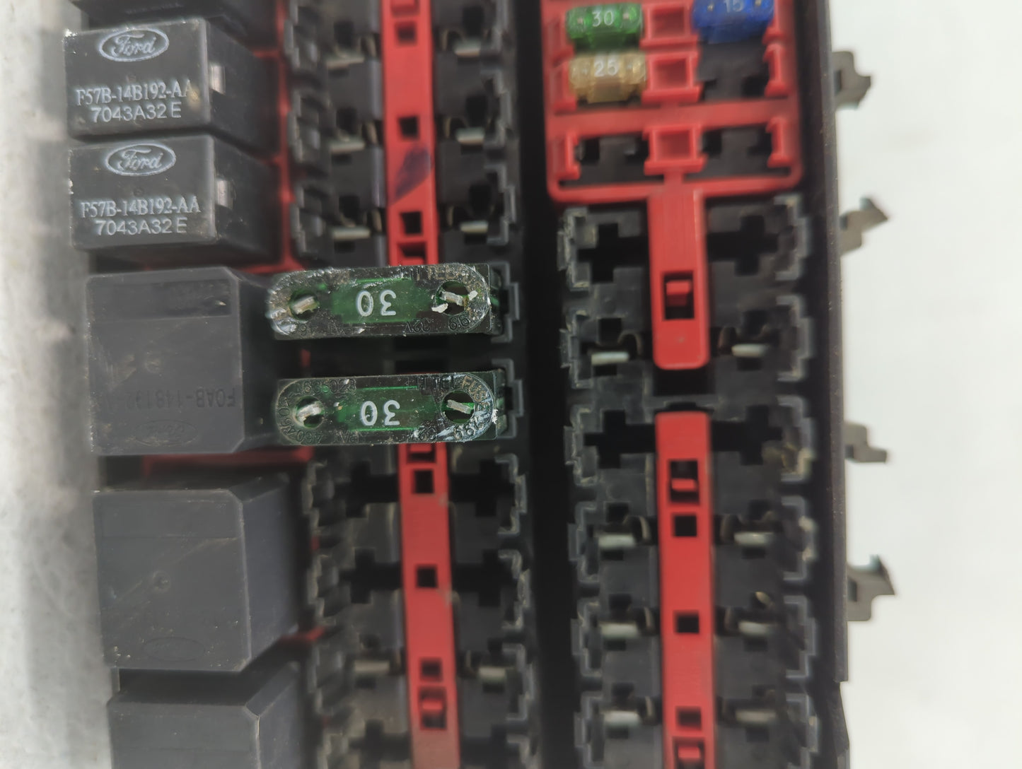 1997 Ford F-150 Fusebox Fuse Box Panel Relay Module Fits OEM Used Auto Parts - Oemusedautoparts1.com