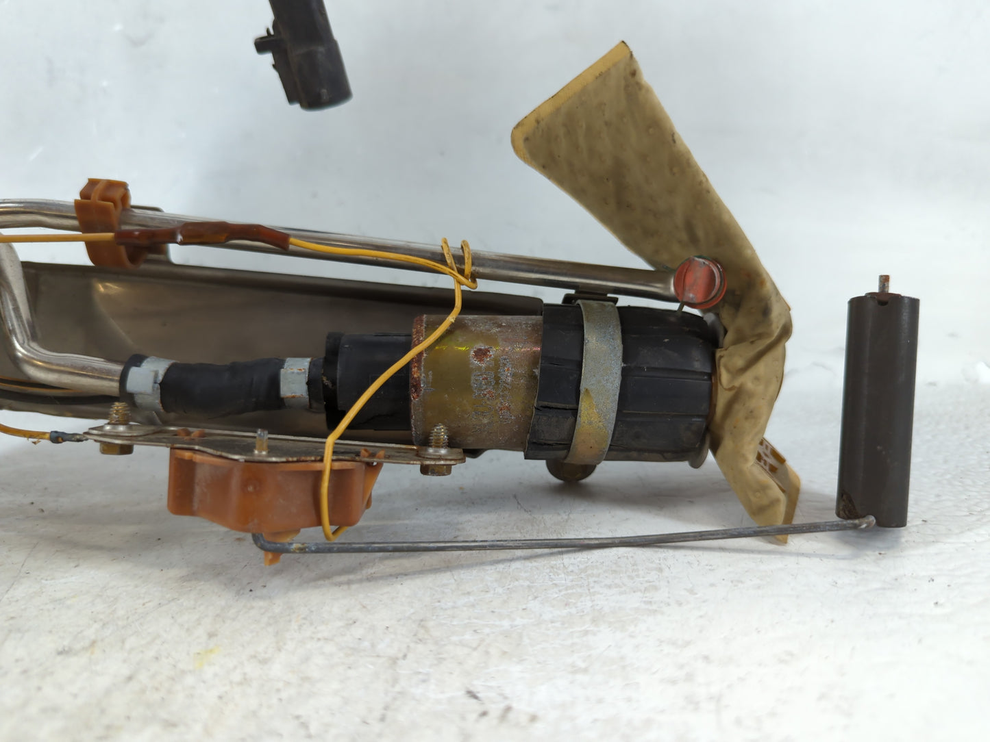 1997-1998 Ford F-150 Electrical Gas Fuel Pump Assembly - Oemusedautoparts1.com