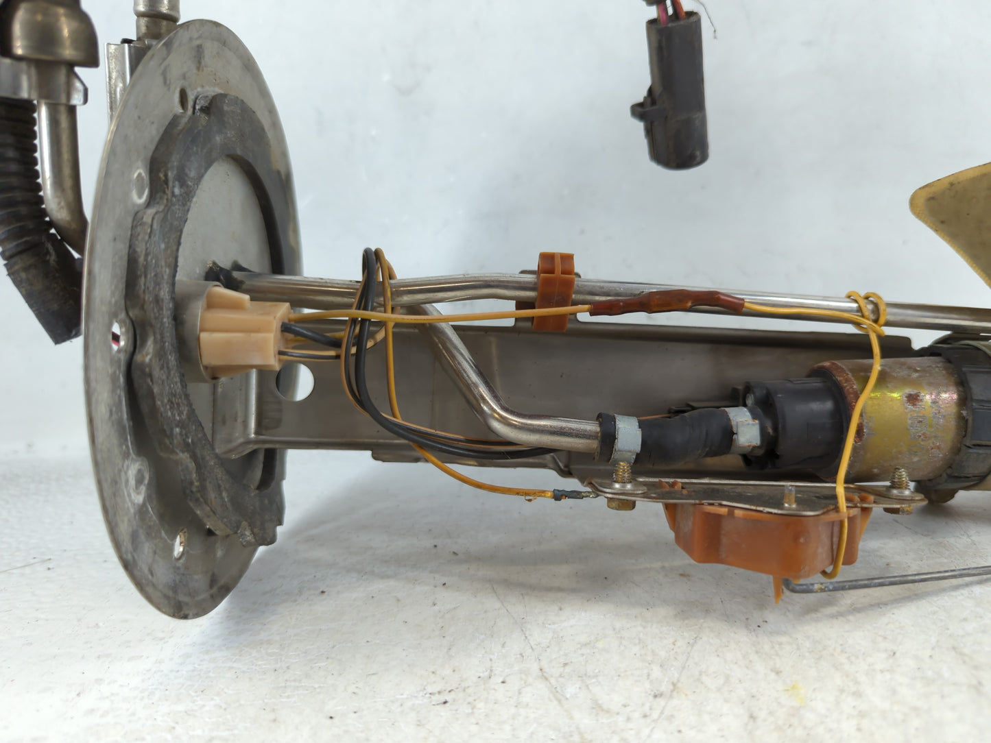 1997-1998 Ford F-150 Electrical Gas Fuel Pump Assembly - Oemusedautoparts1.com