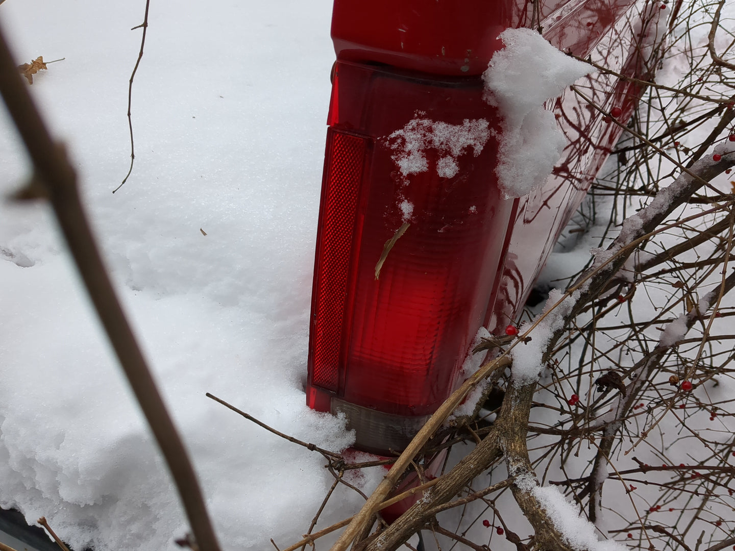 1997-2007 Ford F-250 Tail Light Assembly Passenger Right OEM Fits Fits 1997 1998 1999 2000 2001 2002 2003 2004 2005 2006 200