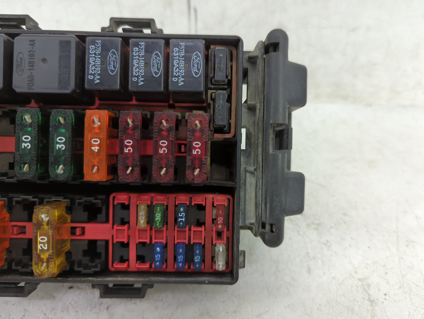 1997 Ford F-250 Fusebox Fuse Box Panel Relay Module P/N:F65B-14A003-C Fits OEM Used Auto Parts - Oemusedautoparts1.com