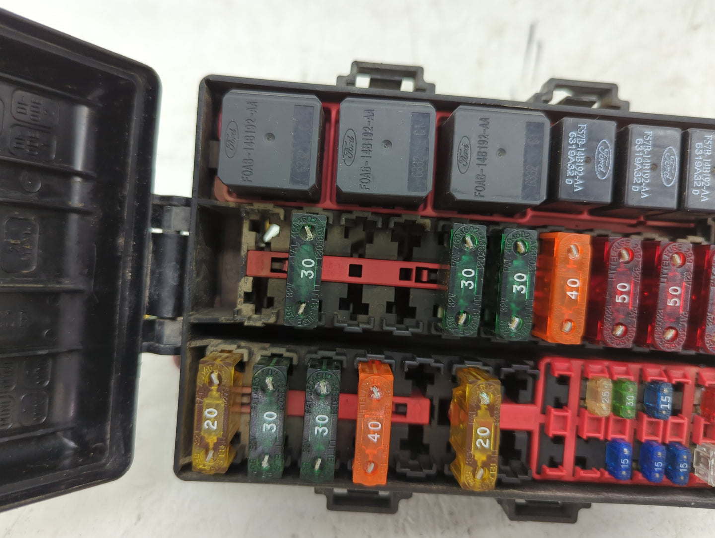 1997 Ford F-250 Fusebox Fuse Box Panel Relay Module P/N:F65B-14A003-C Fits OEM Used Auto Parts - Oemusedautoparts1.com