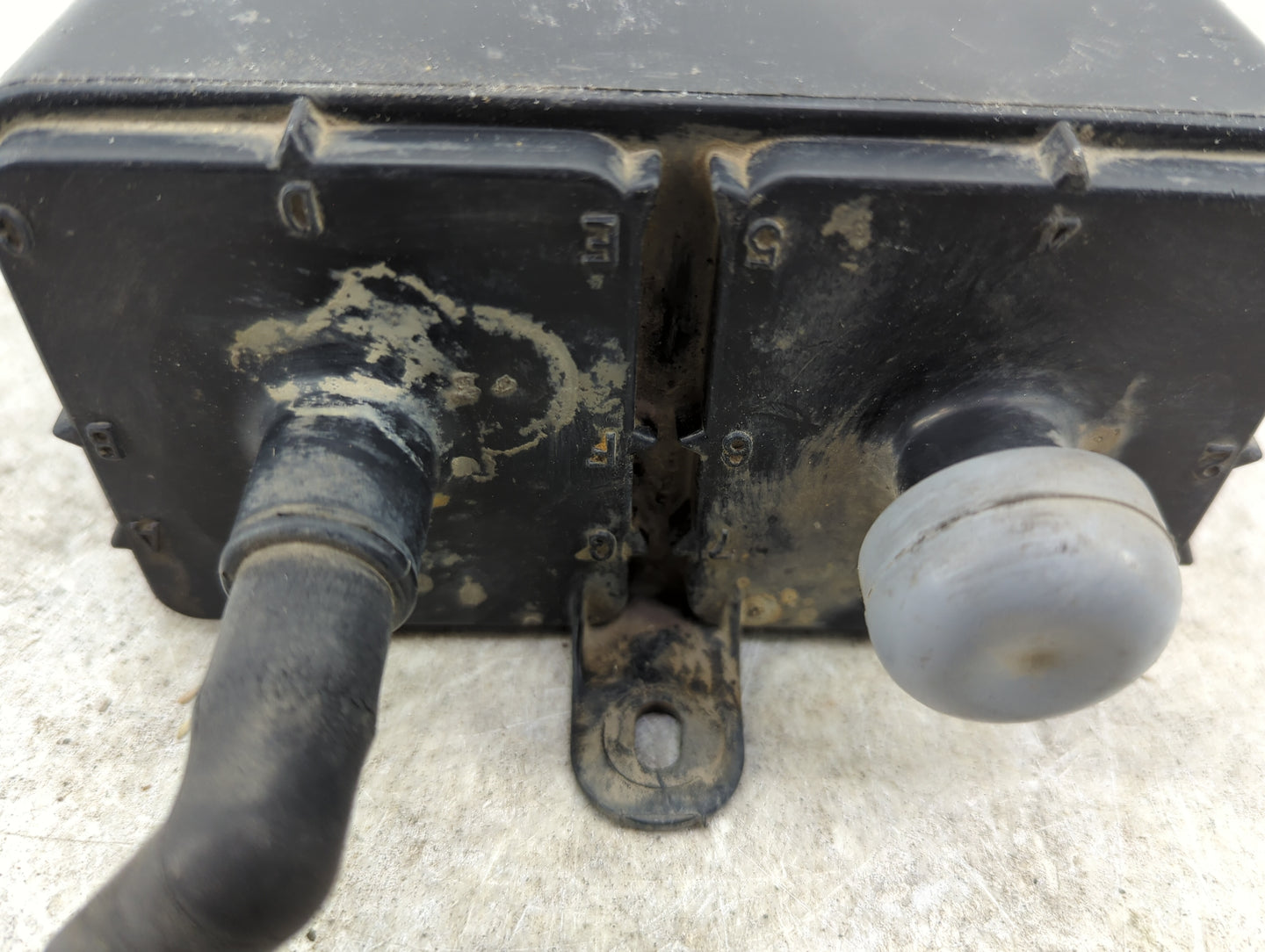 1997 Ford F-350 Fuel Vapor Charcoal Canister - Oemusedautoparts1.com