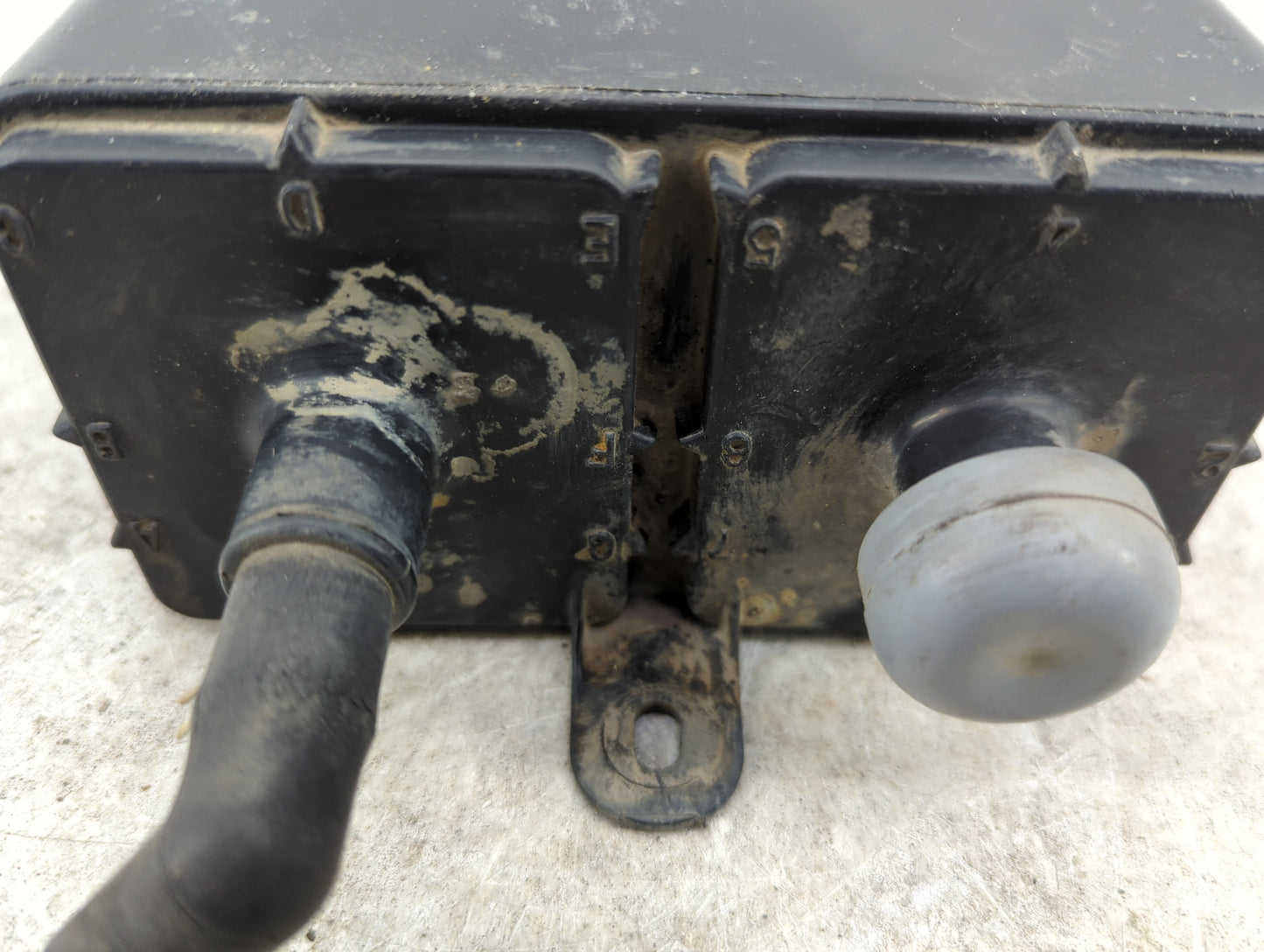 1997 Ford F-350 Fuel Vapor Charcoal Canister - Oemusedautoparts1.com