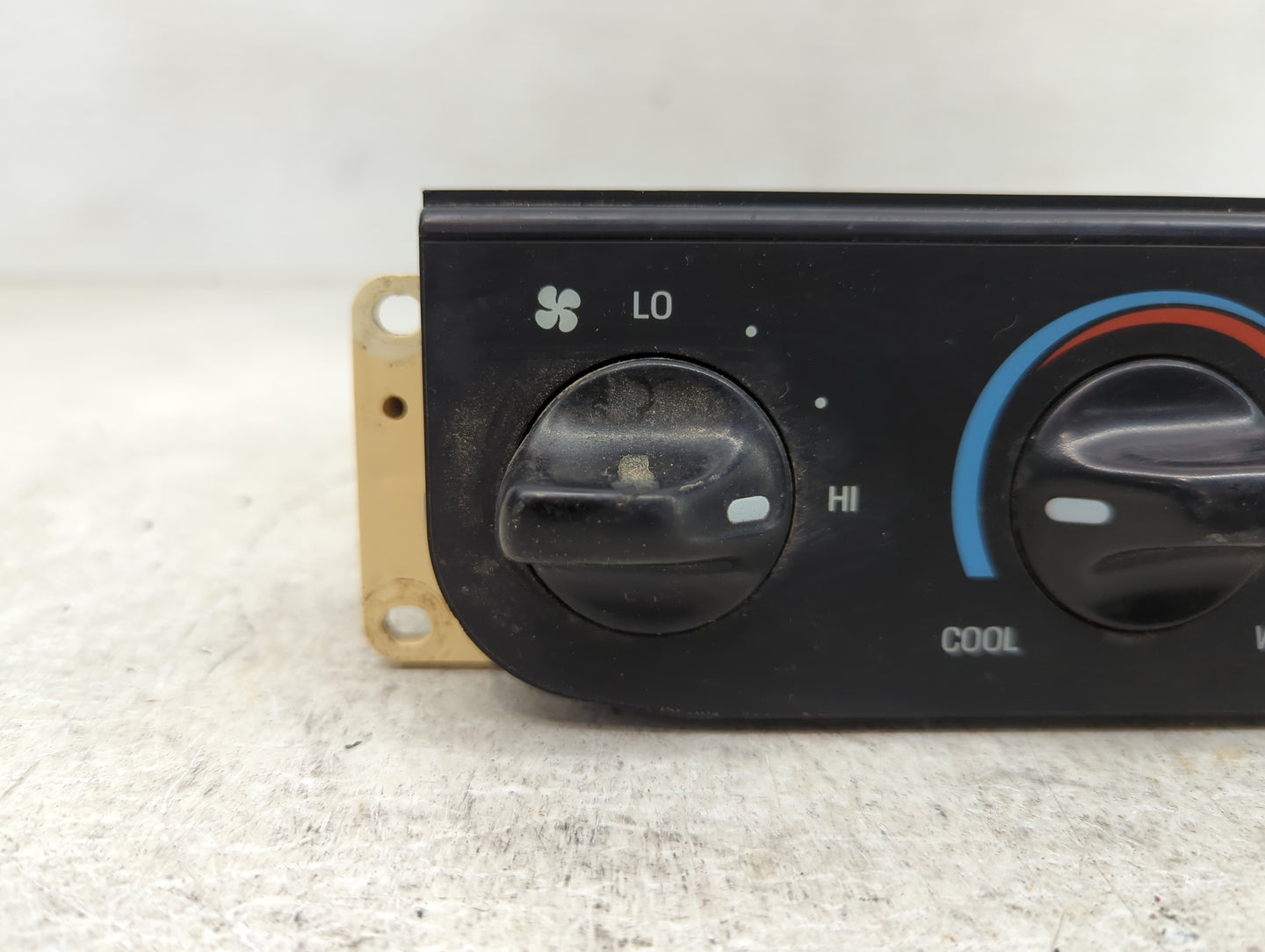 1997 Ford F150 Climate Control Module Temperature AC/Heater Replacement Fits Fits 1998 OEM Used Auto Parts - Oemusedautopart