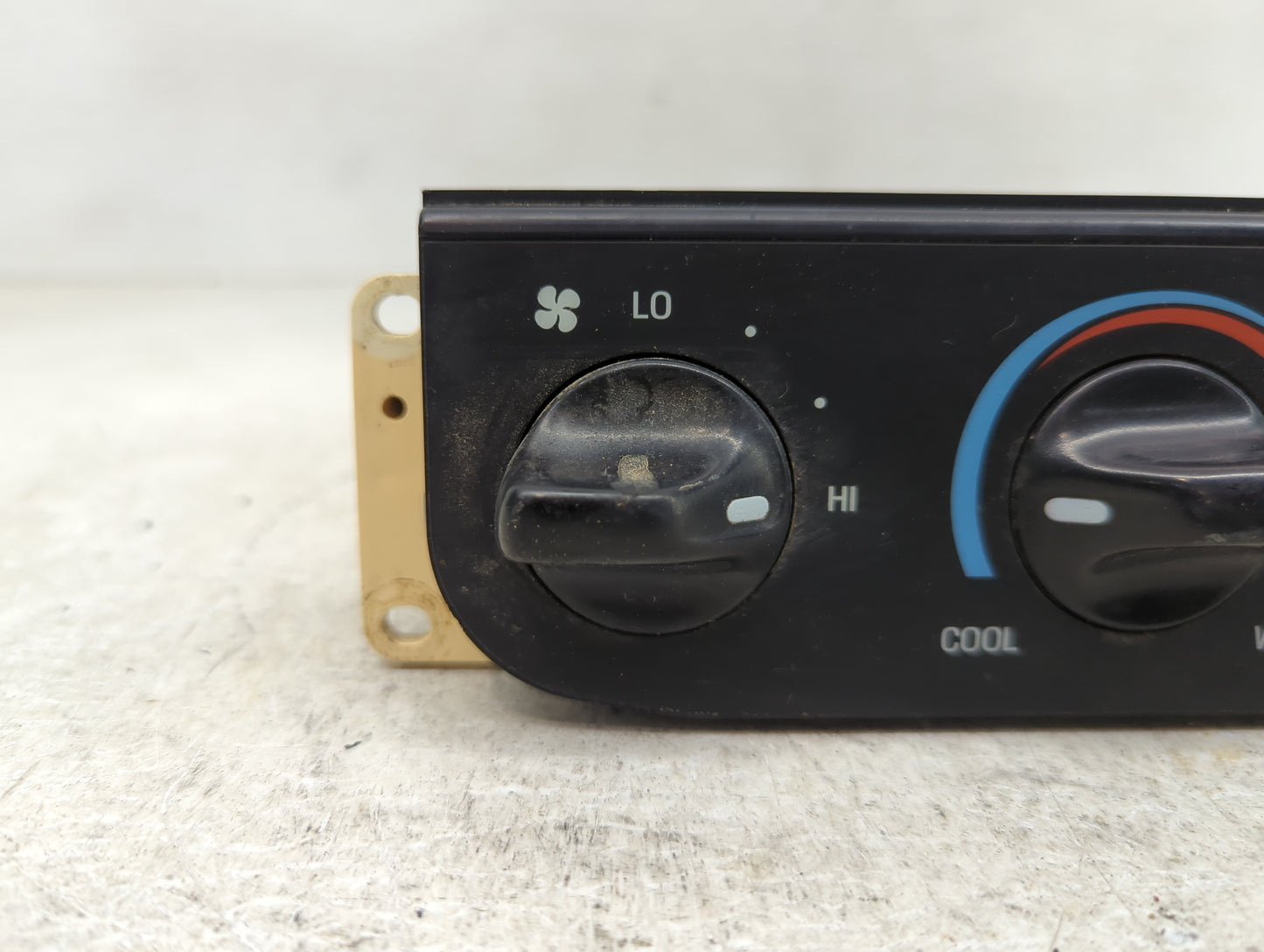 1997 Ford F150 Climate Control Module Temperature AC/Heater Replacement Fits Fits 1998 OEM Used Auto Parts - Oemusedautopart