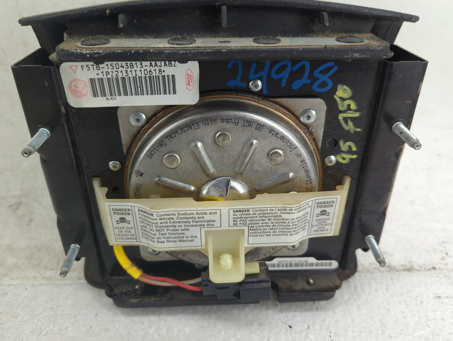 1997 Ford F Series Air Bag Driver Left Steering Wheel Mounted - Oemusedautoparts1.com
