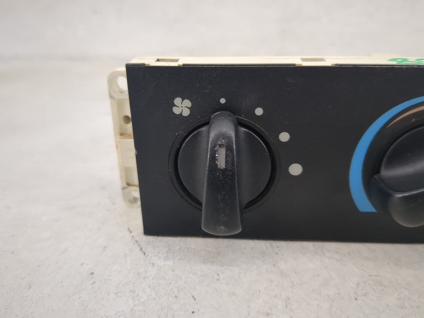1995-1997 Ford Ranger Climate Control Module Temperature AC/Heater Replacement Fits Fits 1995 1996 1997 OEM Used Auto Parts 