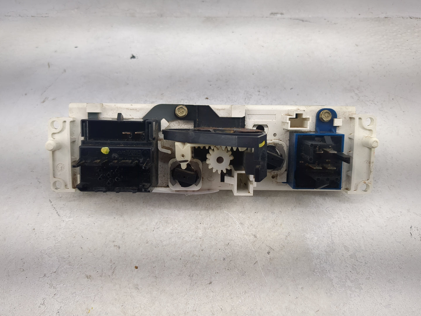 1995-1997 Ford Ranger Climate Control Module Temperature AC/Heater Replacement Fits Fits 1995 1996 1997 OEM Used Auto Parts 
