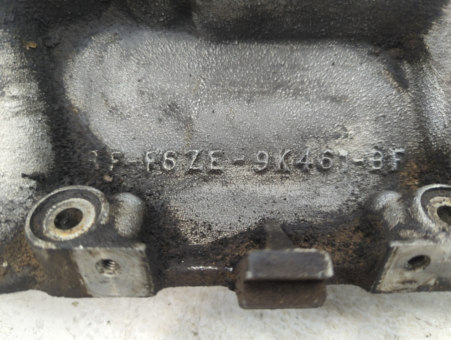 1997 Ford Thunderbird Driver Left Cylinder Head Valve Cover P/N:F6ZE-9K46-BF Fits OEM Used Auto Parts - Oemusedautoparts1.co