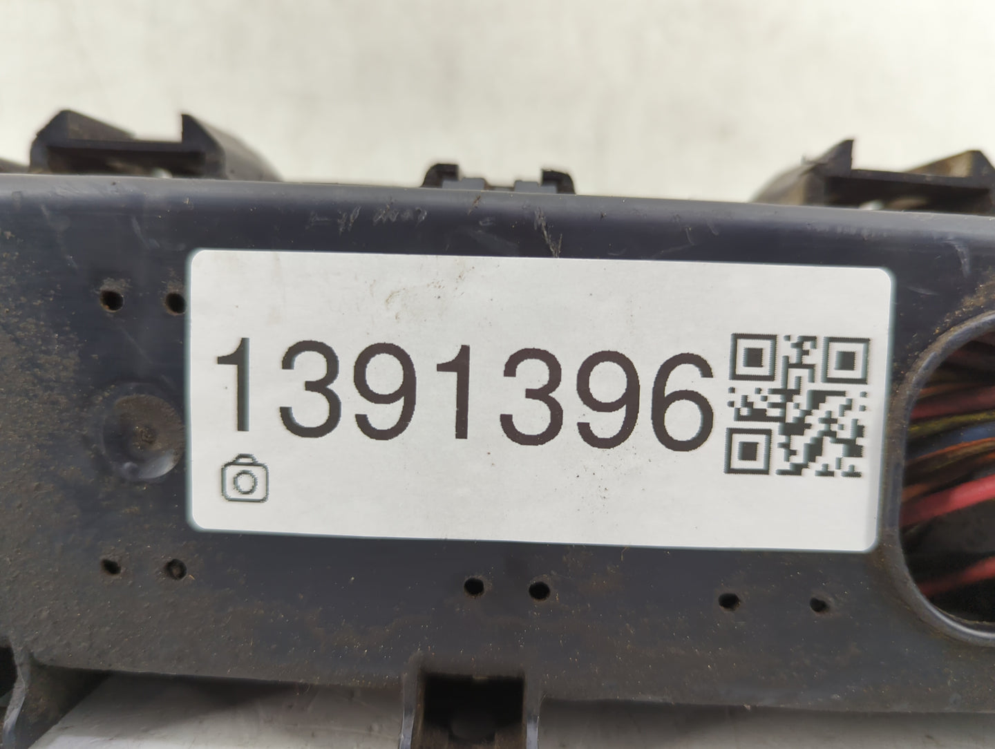1997 Ford Windstar Fusebox Fuse Box Panel Relay Module P/N:F37B-14B176 Fits OEM Used Auto Parts - Oemusedautoparts1.com