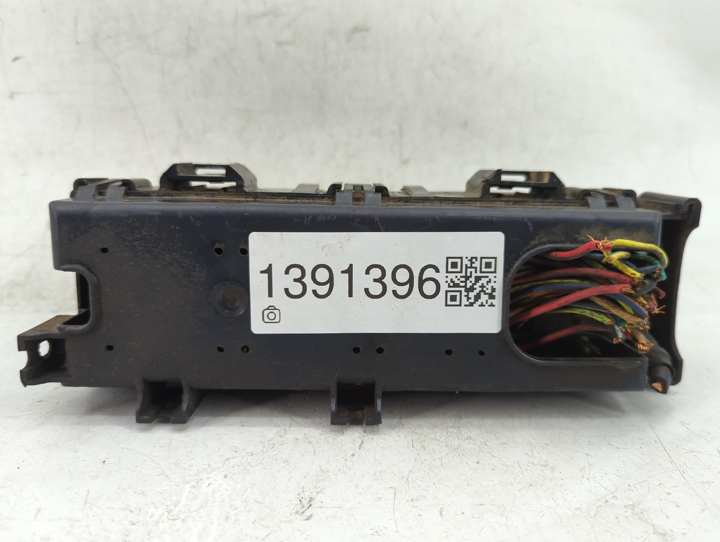 1997 Ford Windstar Fusebox Fuse Box Panel Relay Module P/N:F37B-14B176 Fits OEM Used Auto Parts - Oemusedautoparts1.com