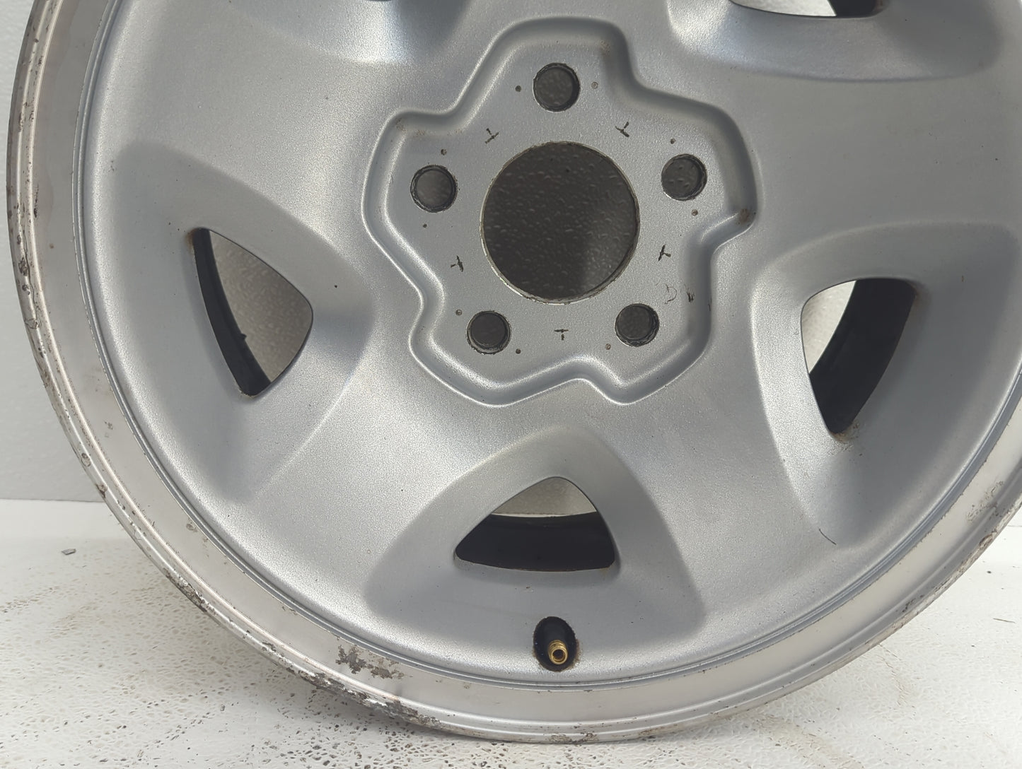 Gmc S10 Blazer Oem Wheel Rim Silver - Oemusedautoparts1.com