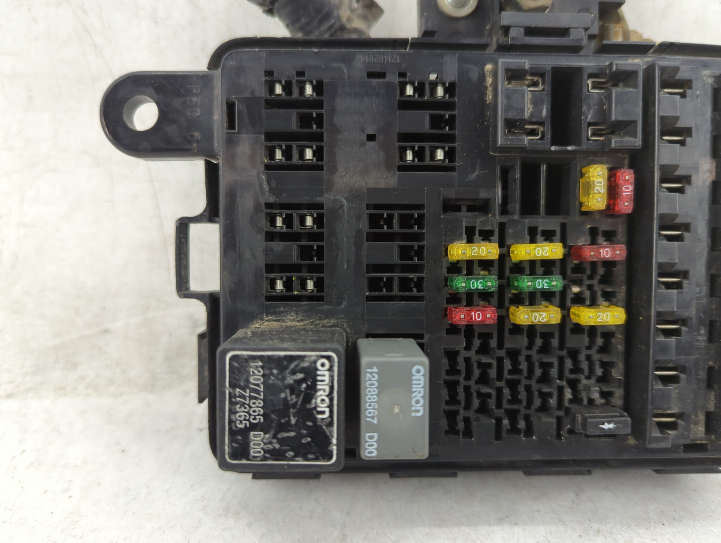 1997 Gmc Sierra Fusebox Fuse Box Panel Relay Module P/N:12146286 Fits OEM Used Auto Parts - Oemusedautoparts1.com