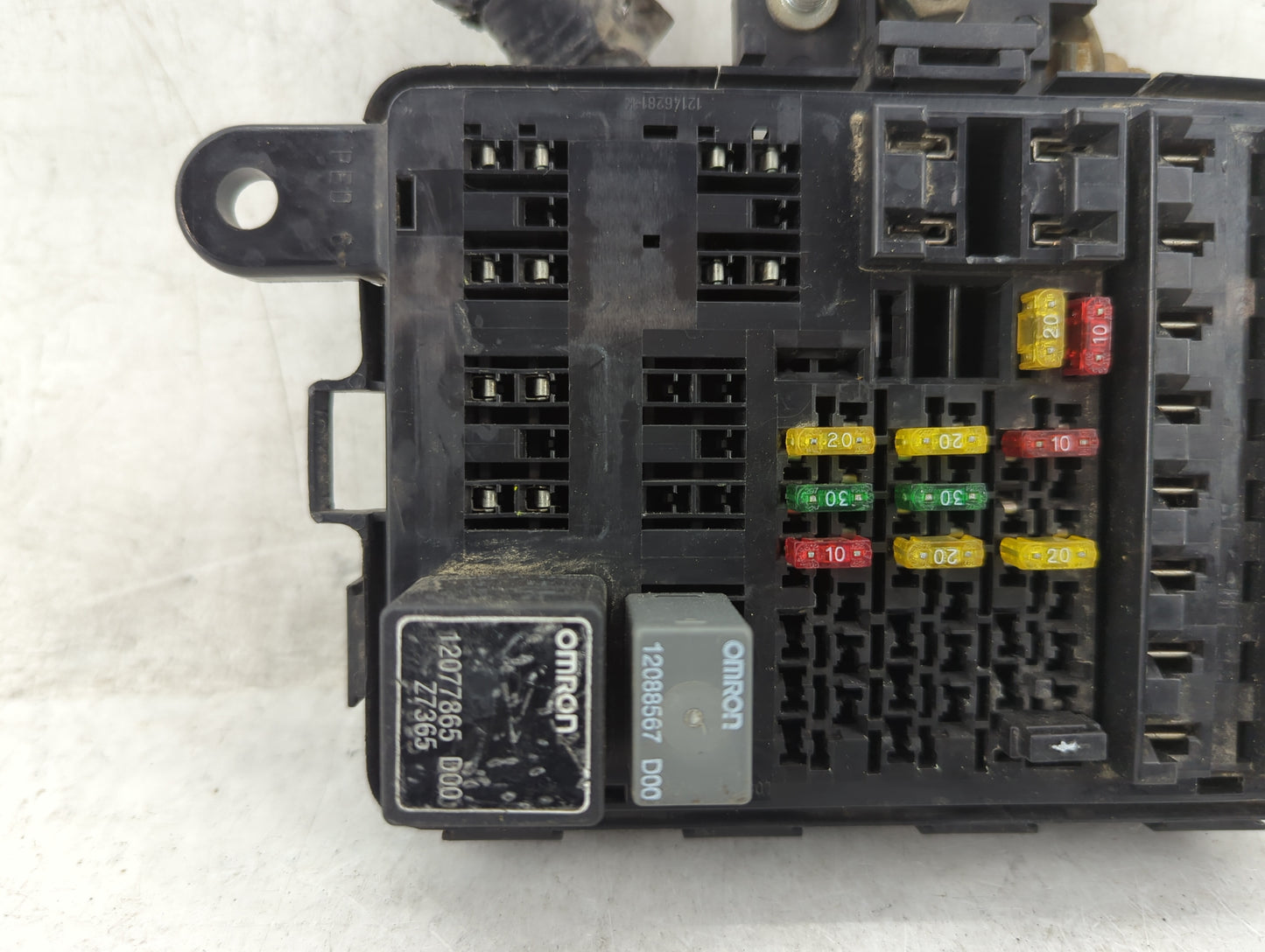 1997 Gmc Sierra Fusebox Fuse Box Panel Relay Module P/N:12146286 Fits OEM Used Auto Parts - Oemusedautoparts1.com