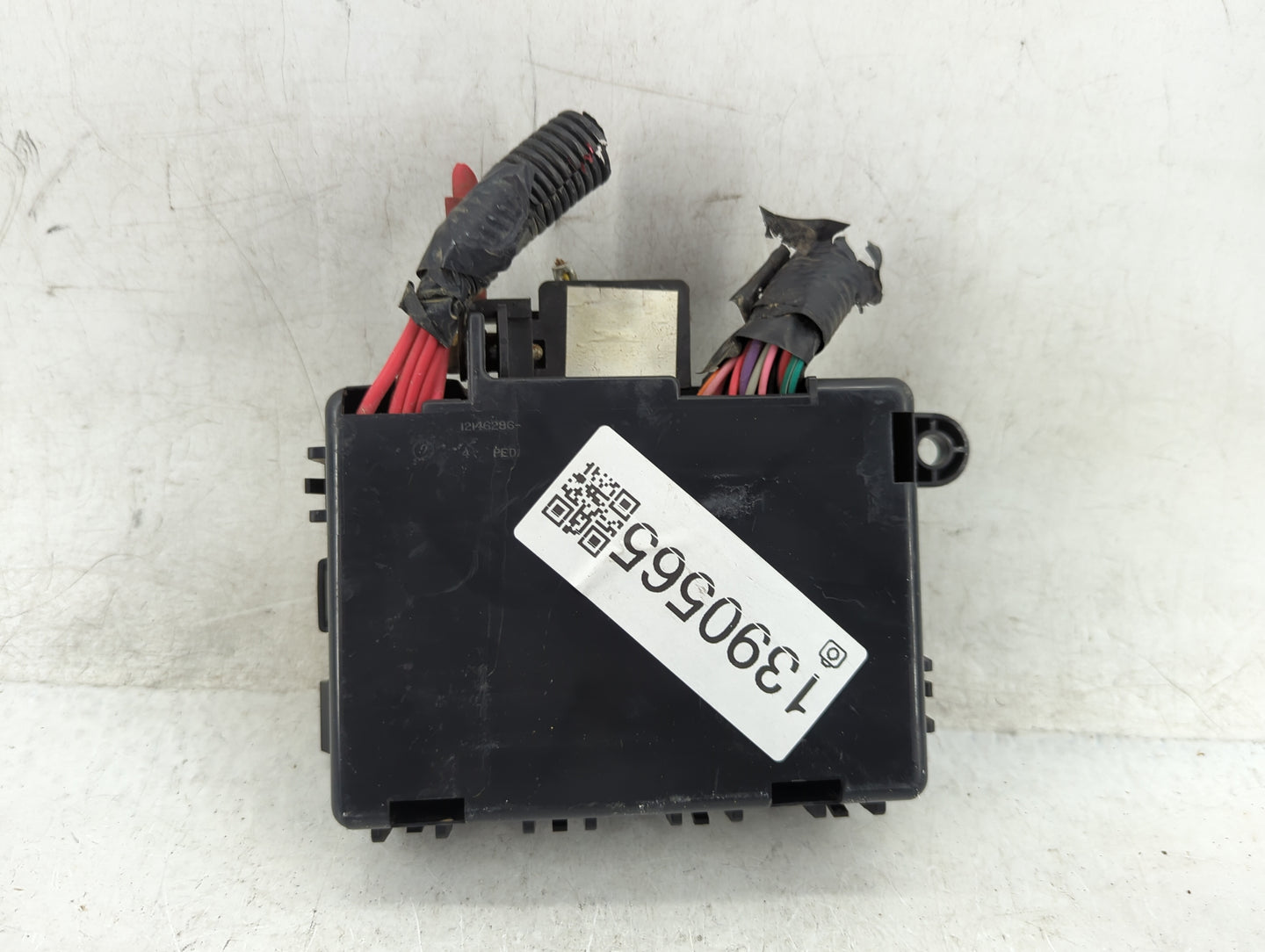 1997 Gmc Sierra Fusebox Fuse Box Panel Relay Module P/N:12146286 Fits OEM Used Auto Parts - Oemusedautoparts1.com