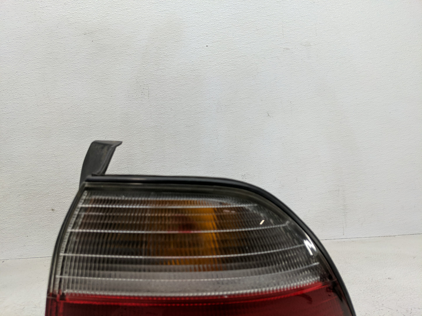 1996-1997 Honda Accord Tail Light Assembly Passenger Right OEM P/N:043-1285 Fits Fits 1996 1997 OEM Used Auto Parts - Oemuse