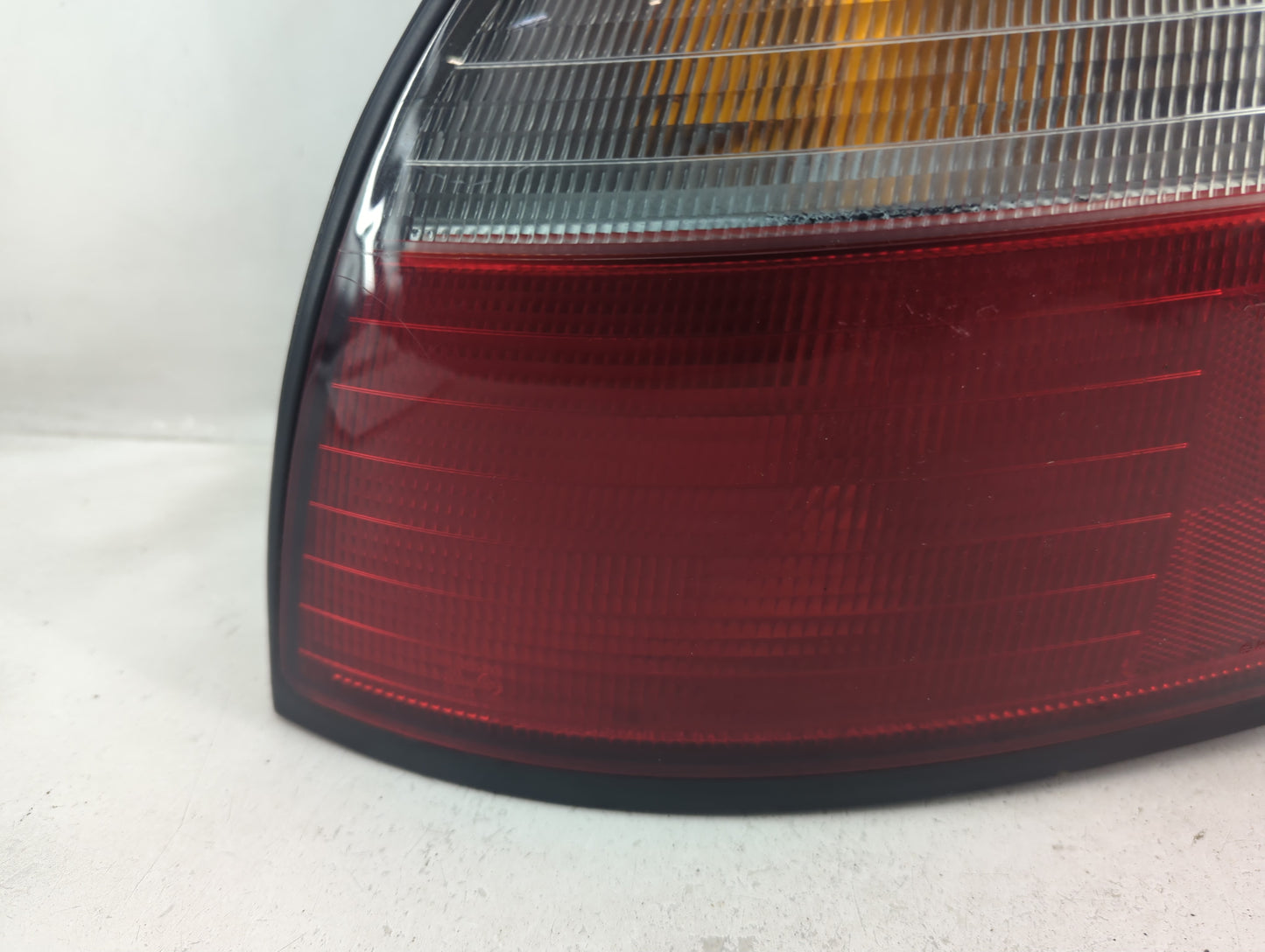 1996-1997 Honda Accord Tail Light Assembly Passenger Right OEM P/N:043-1285 Fits Fits 1996 1997 OEM Used Auto Parts - Oemuse