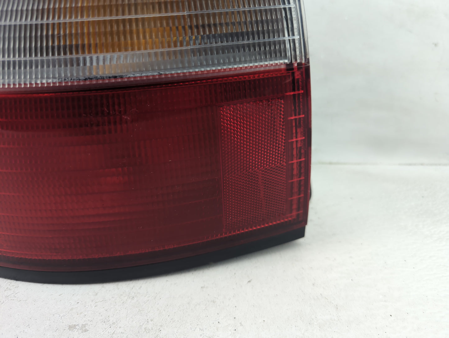 1996-1997 Honda Accord Tail Light Assembly Passenger Right OEM P/N:043-1285 Fits Fits 1996 1997 OEM Used Auto Parts - Oemuse