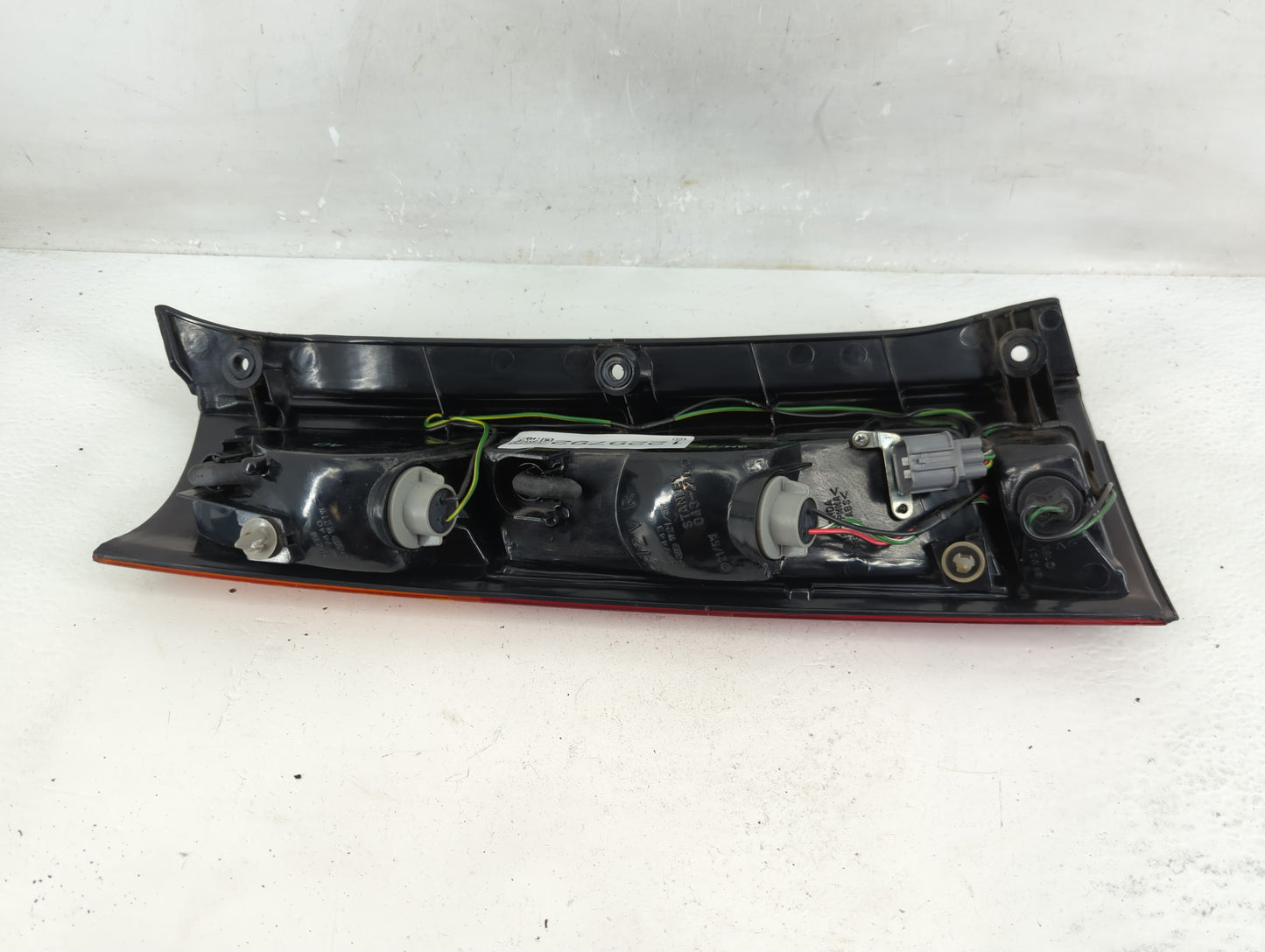 1997 Honda Cr-V Tail Light Assembly Passenger Right OEM P/N:043-2200 Fits OEM Used Auto Parts - Oemusedautoparts1.com