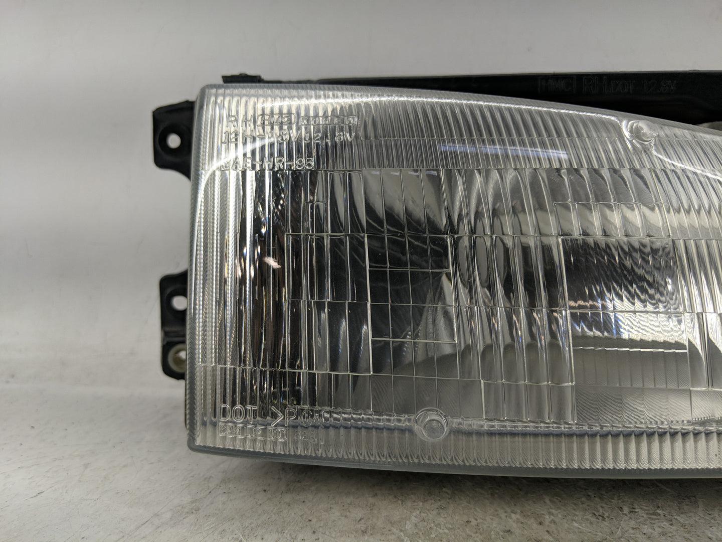 1997 Hyundai Accent Passenger Right Oem Front Light Lamp - Oemusedautoparts1.com